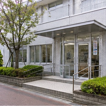 青葉進学教室の校舎入口